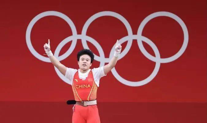 举重冠军侯志慧_举重冠军侯志慧简介_举重冠军侯志慧多少岁