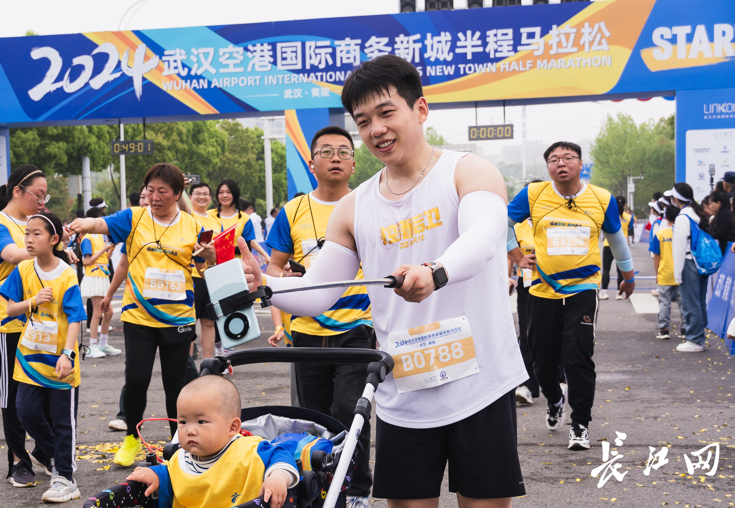 亚军马拉松比赛崔乐园照片_马拉松亚运会记录_马拉松亚军